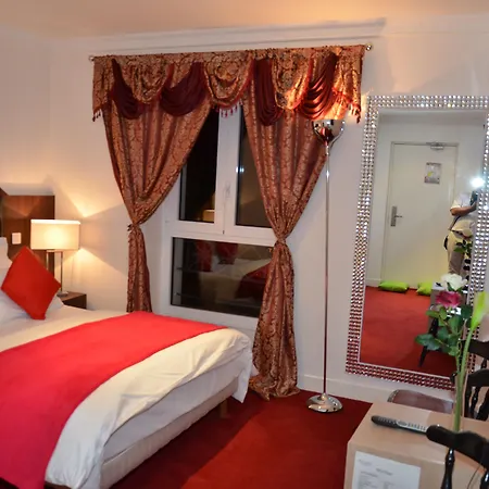 レジーナ モンマルトル ホテル パリ