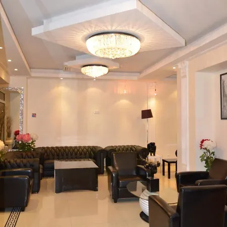 ريجينا مونتمارتريه فندق باريس