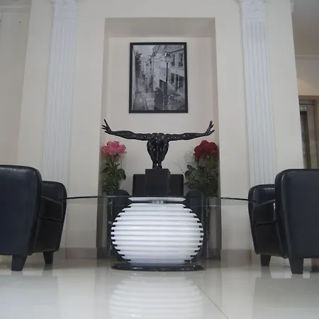 レジーナ モンマルトル ホテル パリ