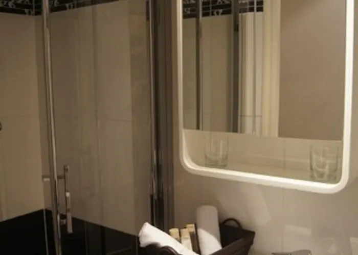 レジーナ モンマルトル ホテル 3*