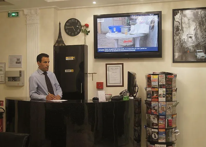 レジーナ モンマルトル 3* パリ