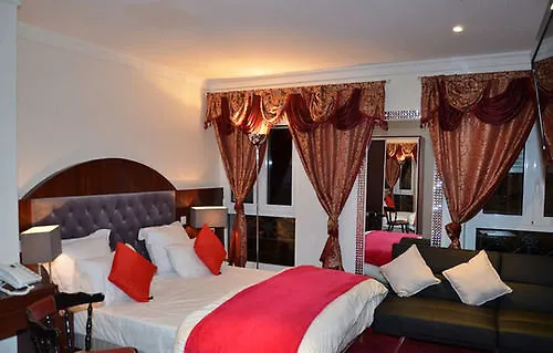 レジーナ モンマルトル 3* パリ