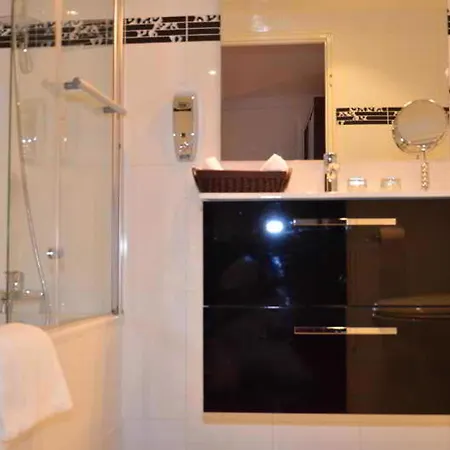 Regina Montmartre Hotel