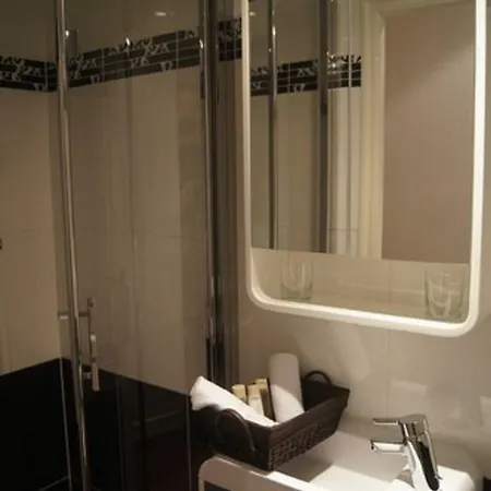 Regina Montmartre Hotel 3*