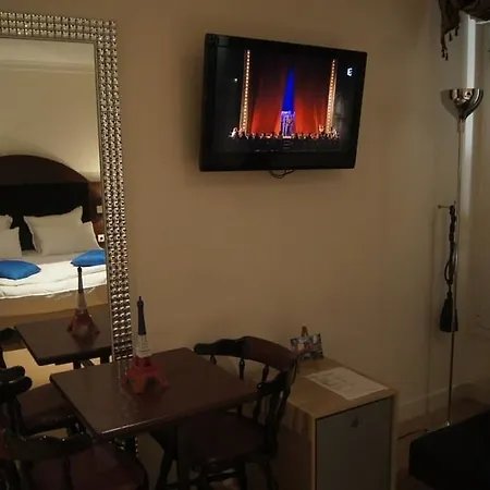 Regina Montmartre Hotel